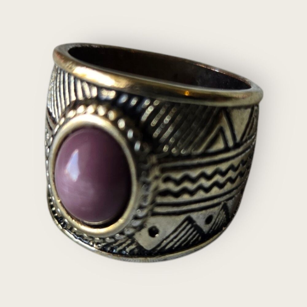 Vtg Tribal Wide Band Ring Sz 7.75, Brass Tone Purple Cabochon Geometric Etched